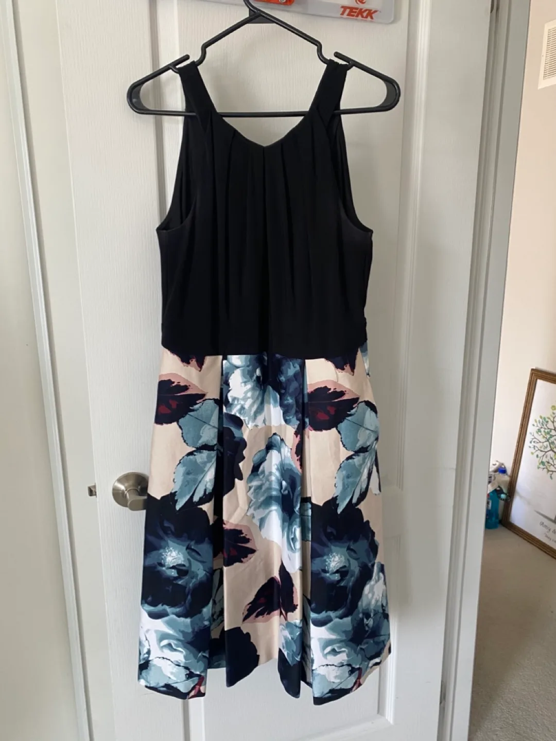Le Chateau Floral Midi Dress Size M/M thumbnail