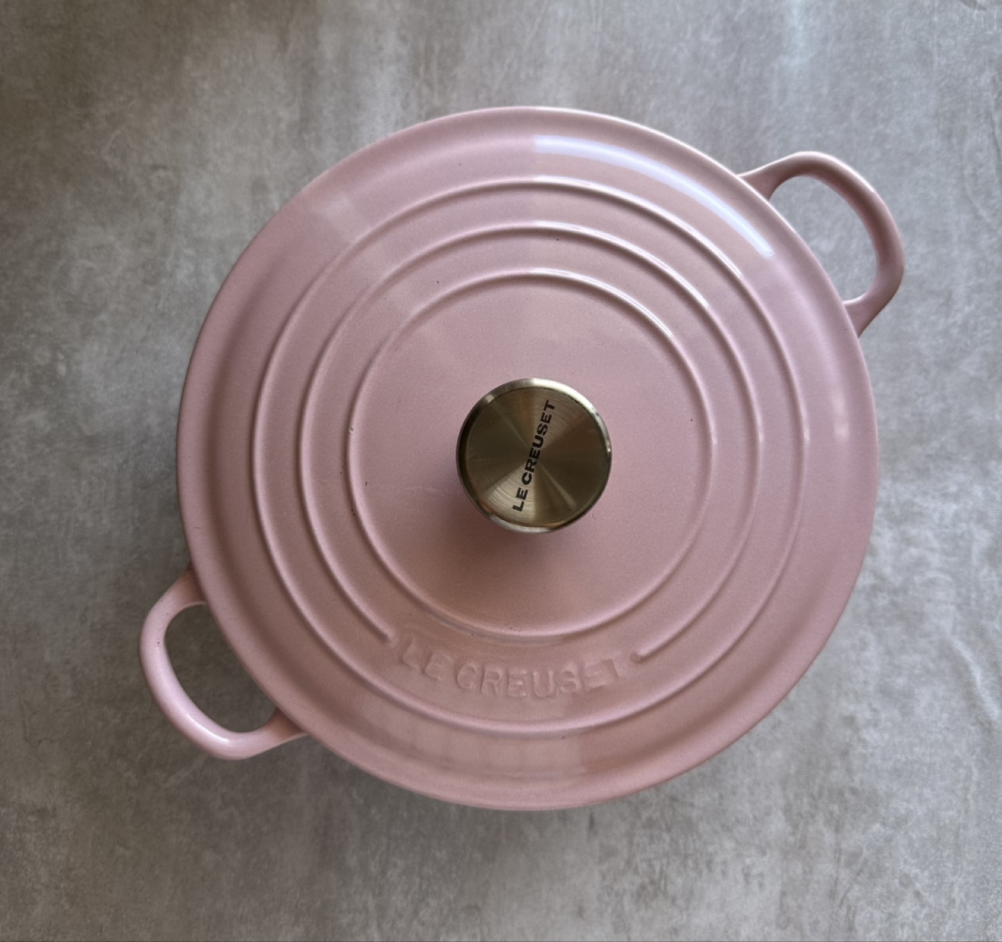 Le Creuset 24cm Pink Cast Iron Round Casserole Dish - photo 3