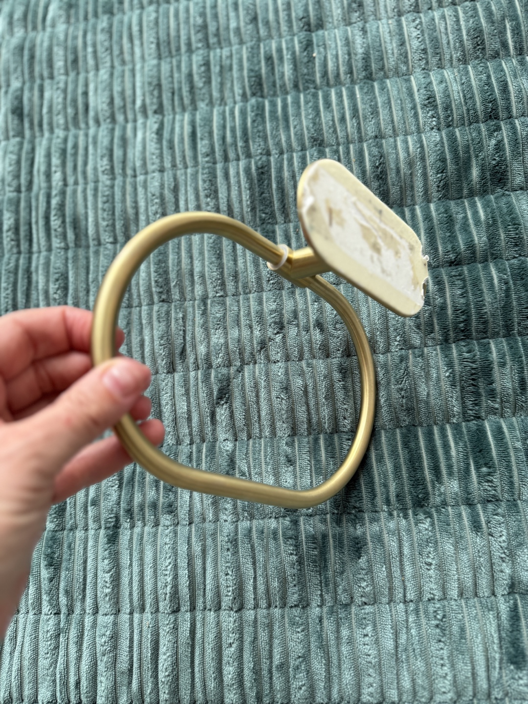 Gold Metal Towel Ring - photo 3
