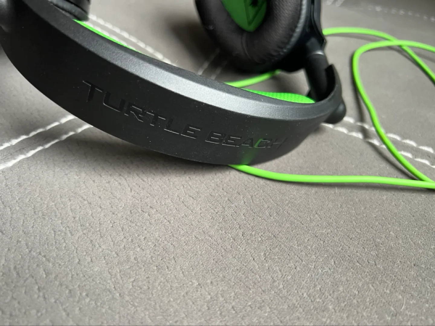 Turtle Beach Headset - Excellent Condition image indicator(2)