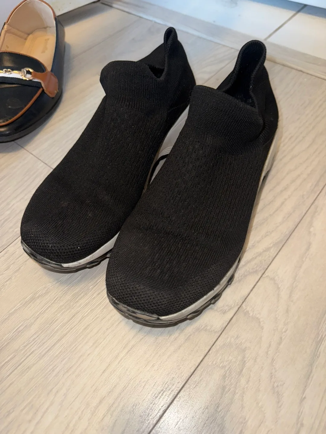 Women's Black Slip-On Knit Sneakers - Size 39 thumbnail
