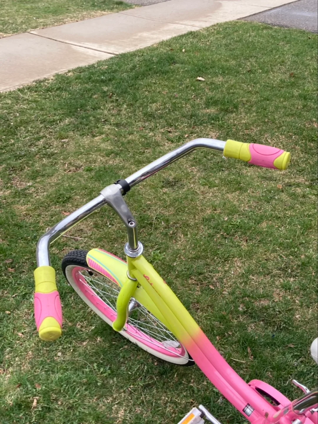 Kulana Cruiser Co. Girls' Bike image indicator(6)