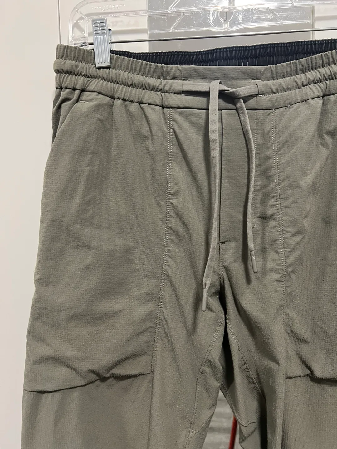Lululemon men’s workout pants image indicator(3)