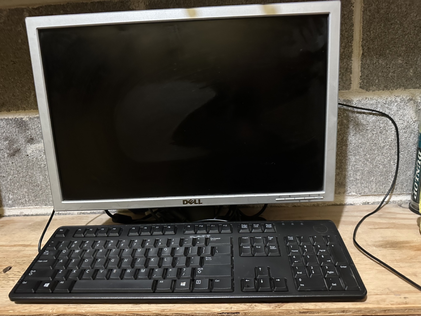 Dell LCD Monitor with Keyboard