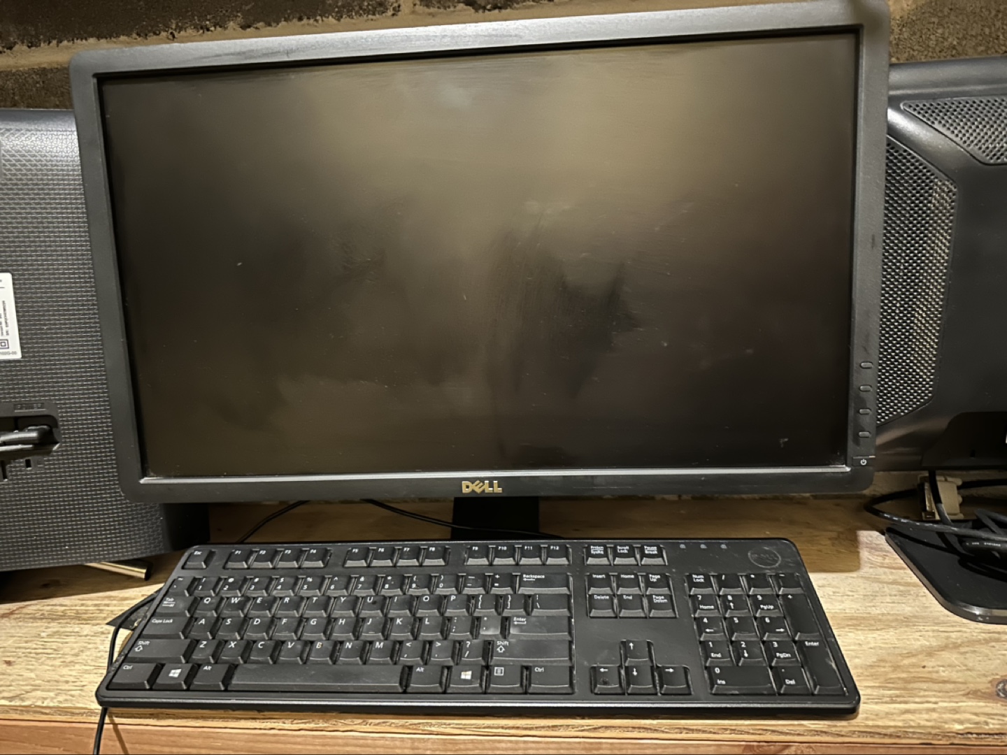 Dell Computer Monitor with Keyboard