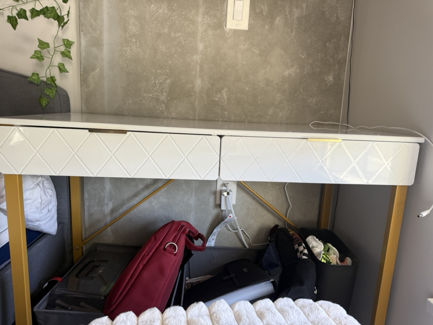Modern makeup vanity desk - photo 4