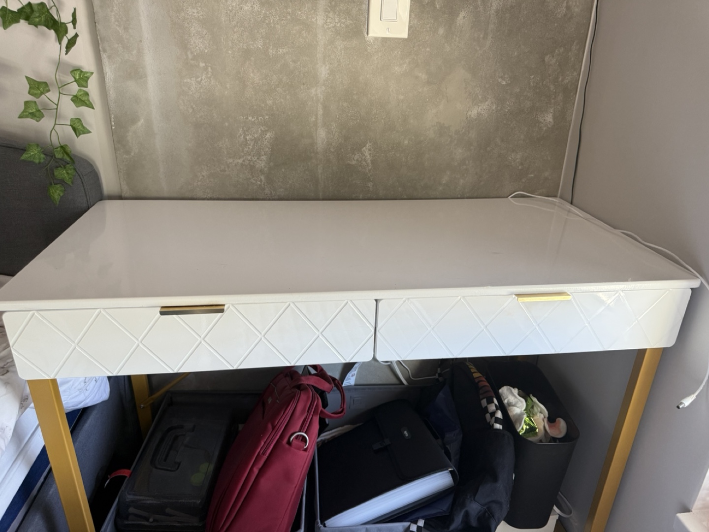 Modern makeup vanity desk - photo 3