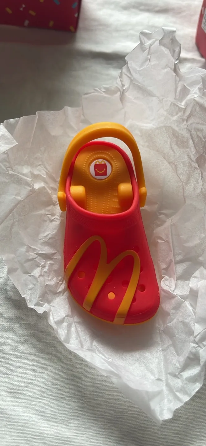 McDonald's x Crocs Jibbitz Mini Keychains image indicator(2)