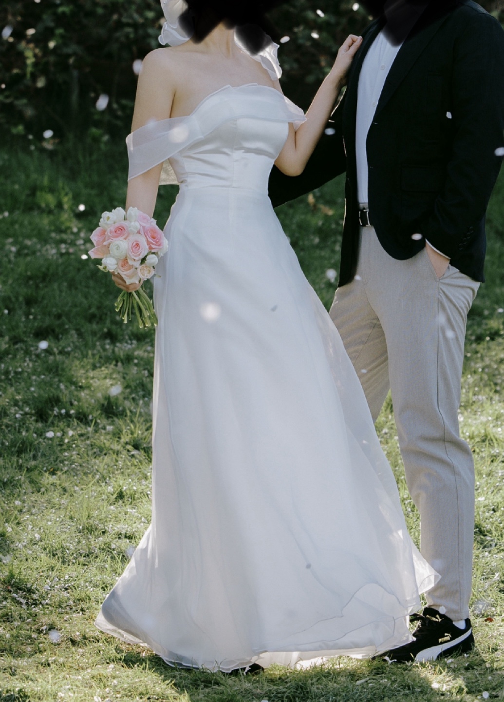 Elegant Off-the-Shoulder A-Line Wedding Gown