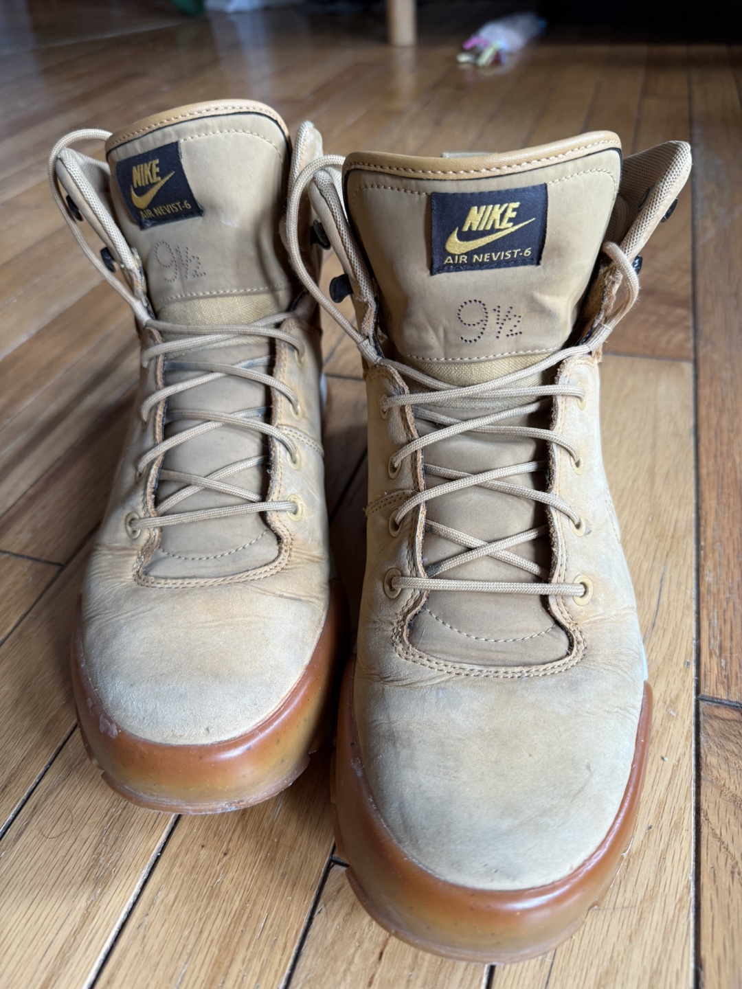 Nike Air Nevist 6 Boots - Size 9.5