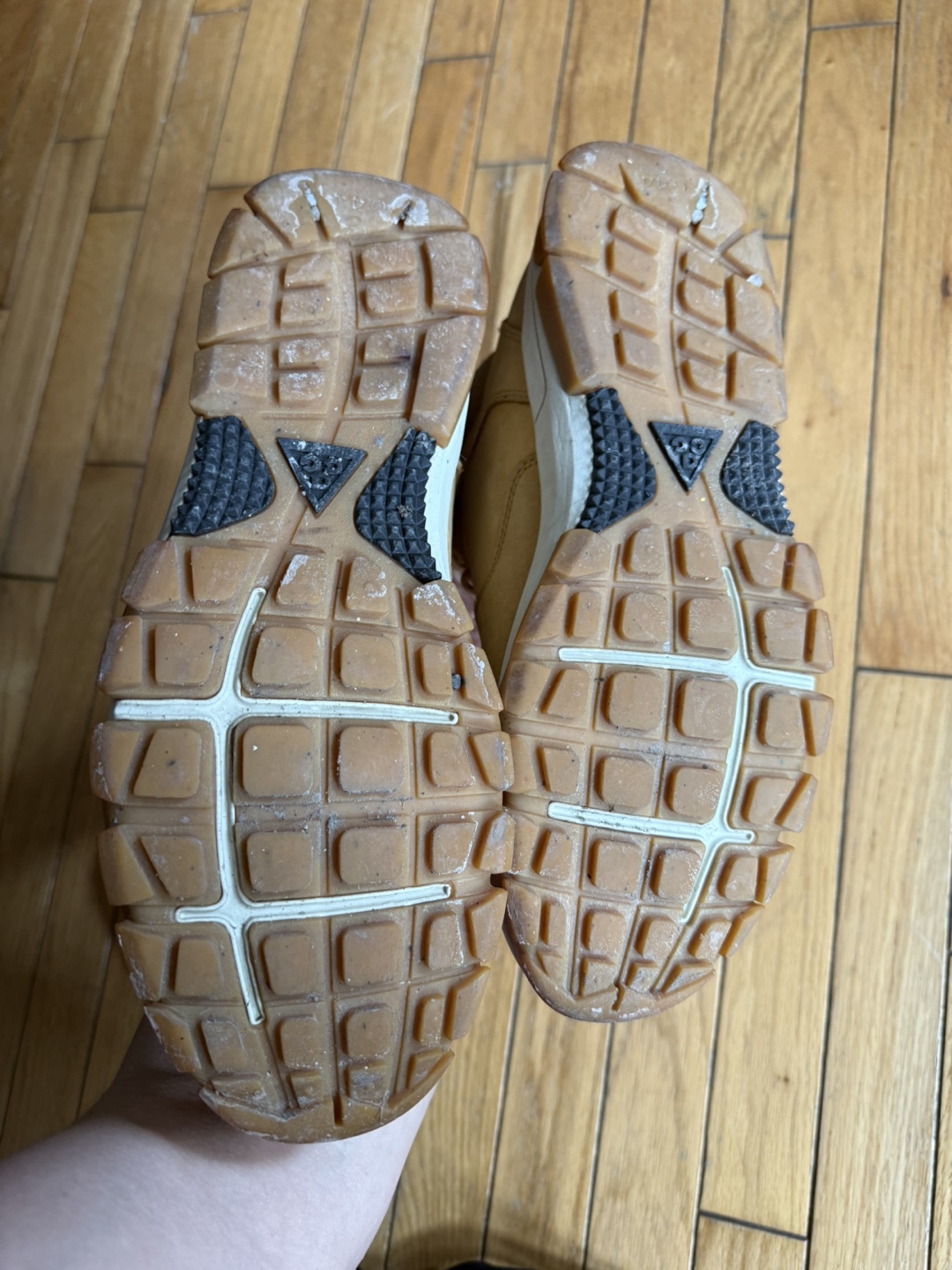 Nike Air Nevist 6 Boots - Size 9.5 - photo 3