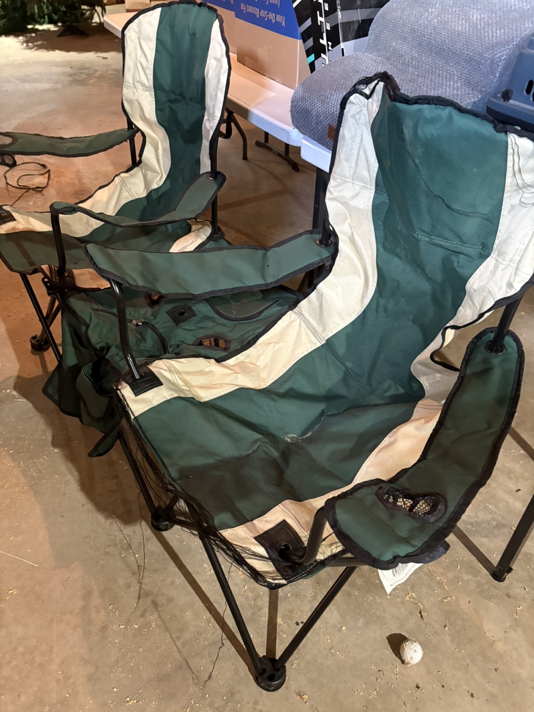 Pair of Double Camping Chairs with Cooler - photo 3