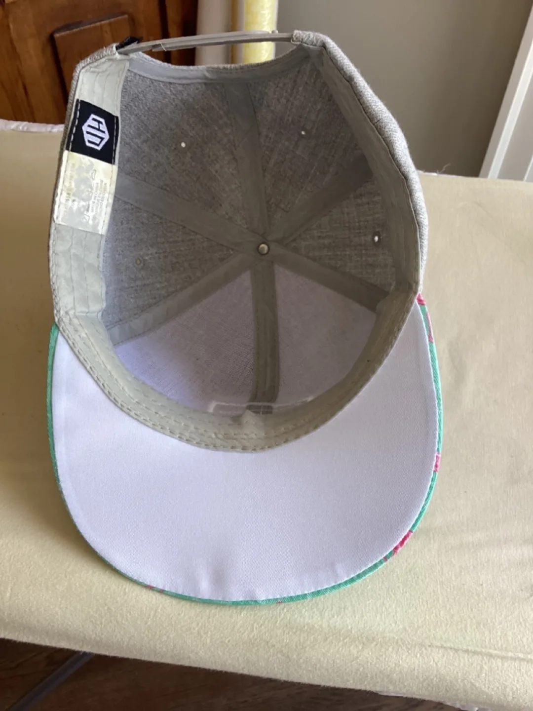 MENS URBAN HERITAGE T-SHIRT & BASEBALL CAP image indicator(9)