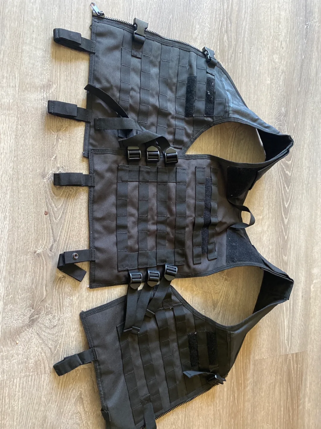 Meet anywhere in Vancouver 2 pairs of Black Tactical Vest image indicator(2)