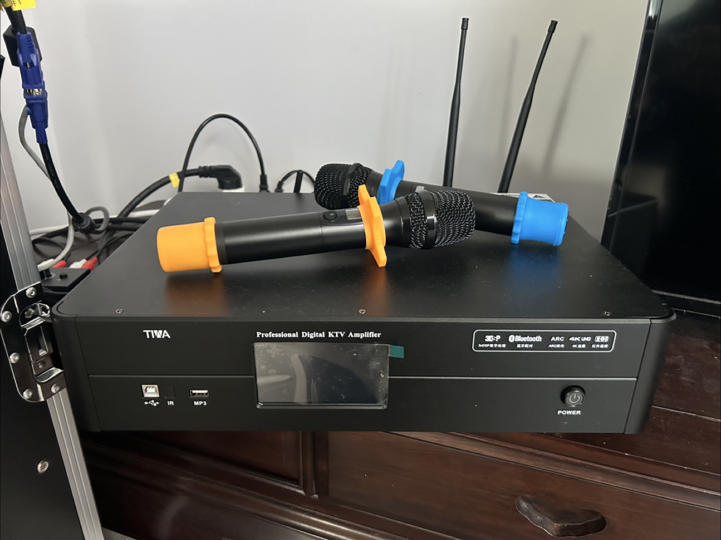 Professional Digital KTV Amplifier with 2 Wireless Microphones