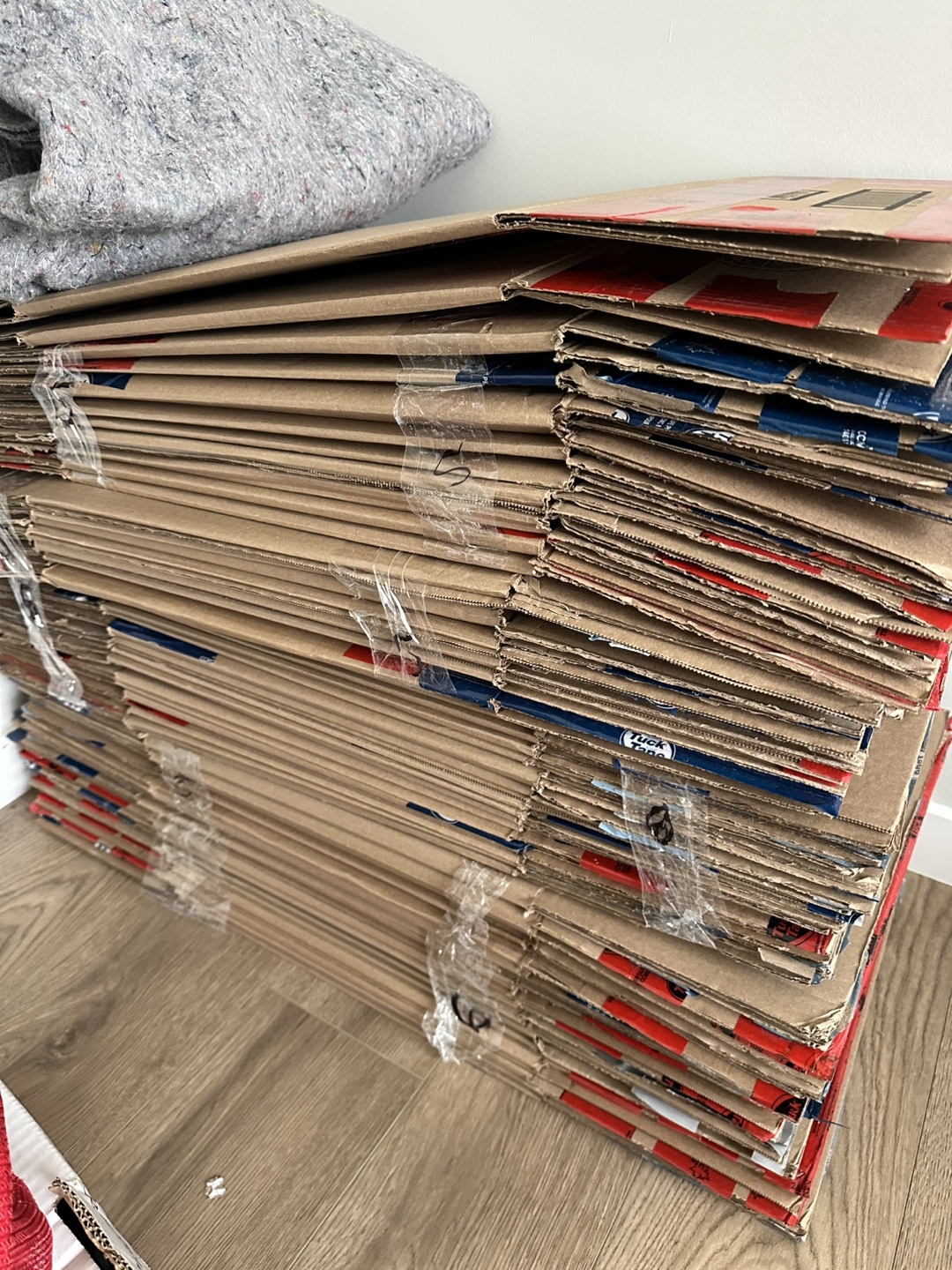 Moving Boxes - Stack of 16" x 16" x 16" Cardboard Boxes