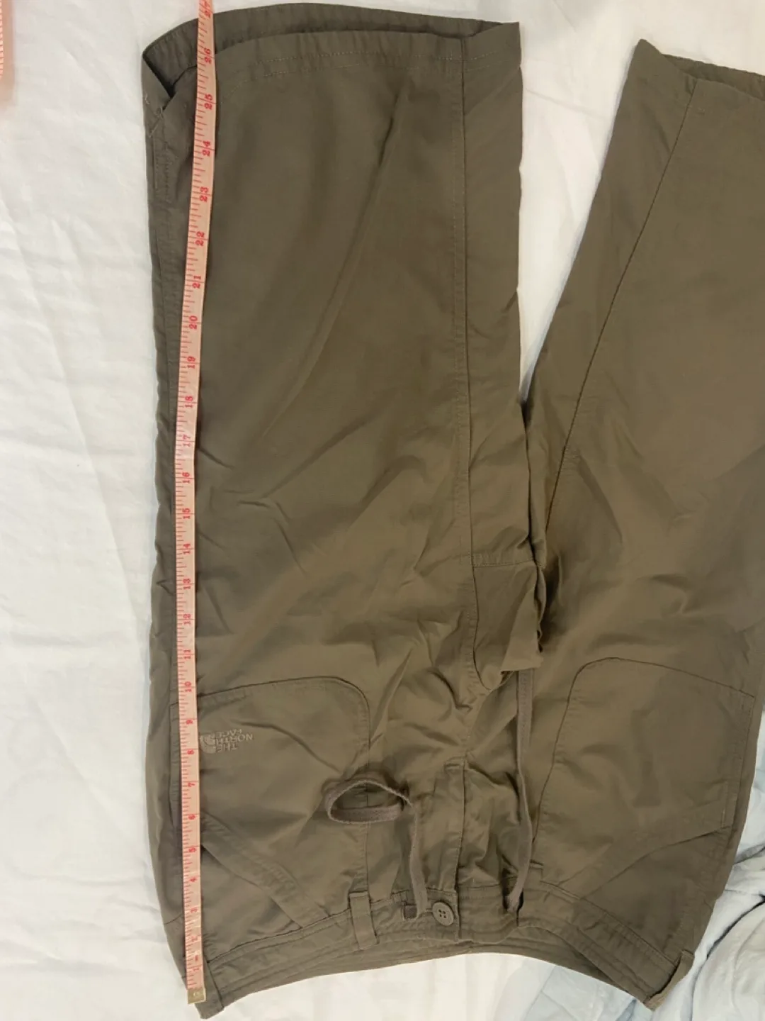 Size 8 North Face women’s nylon capris image indicator(8)