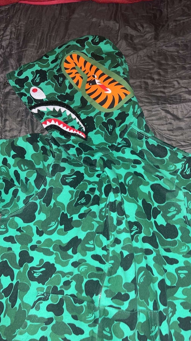 A Bathing Ape Shark Hoodie - Green Camo - Size M - photo 2