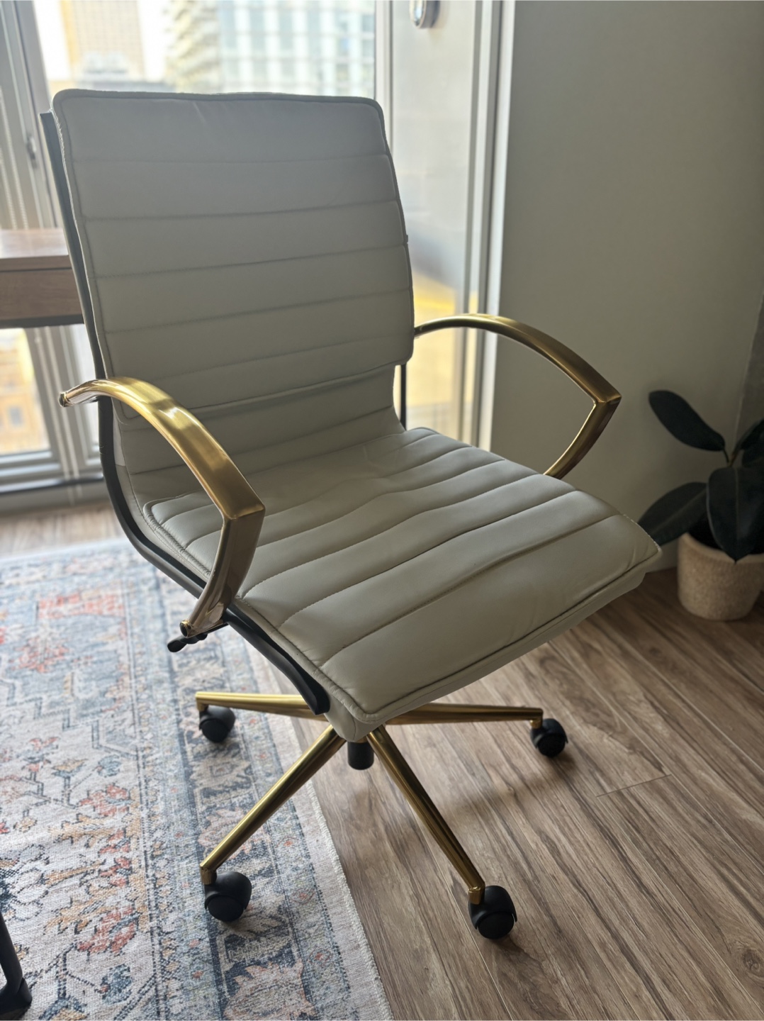 Contemporary Office Chair