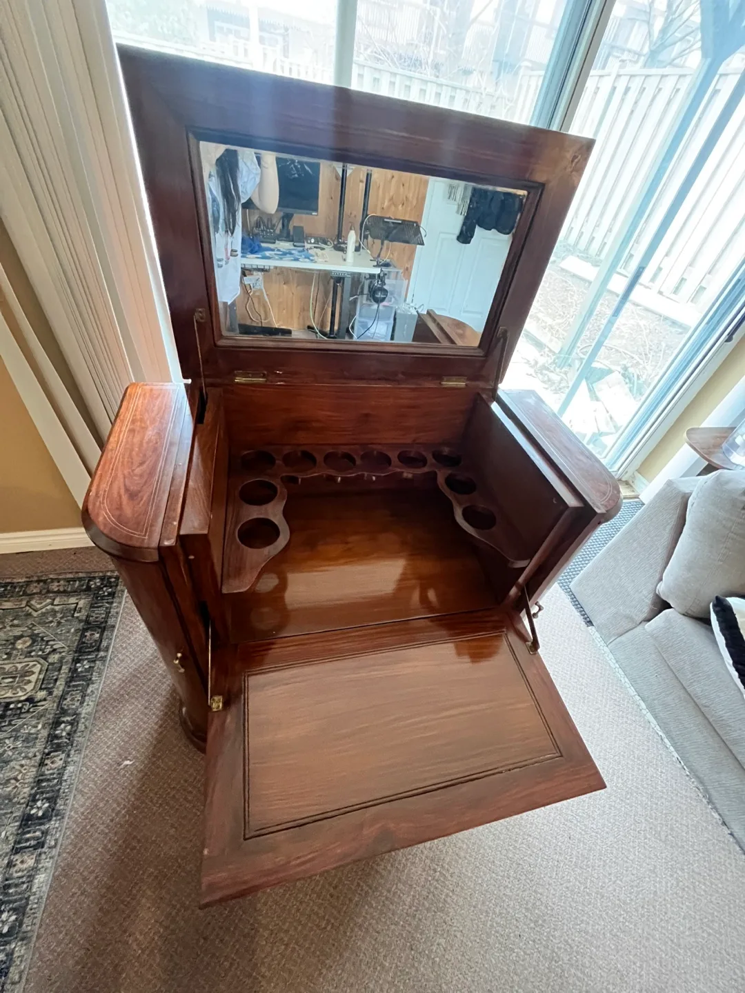 Antique Rosewood Bar Cabinet image indicator(4)