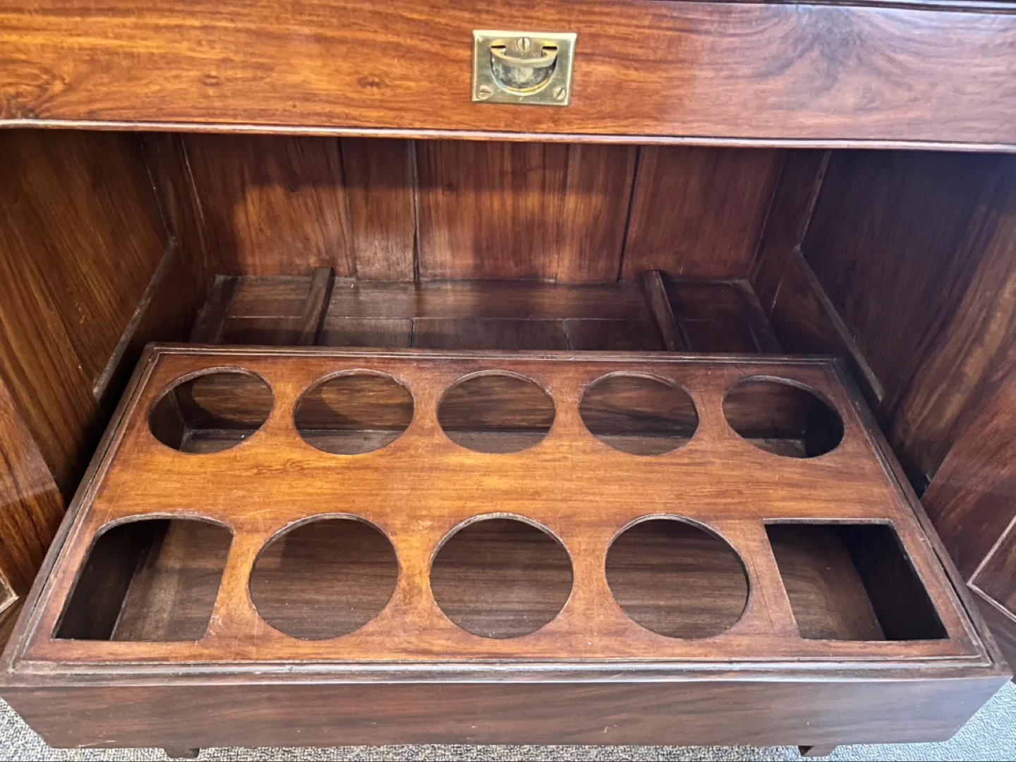 Antique Rosewood Bar Cabinet image indicator(7)