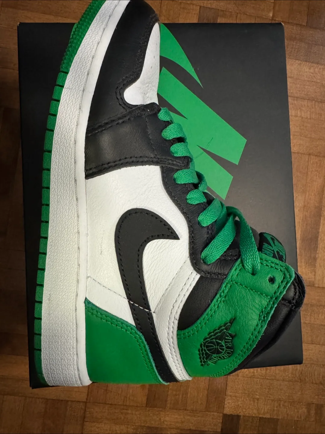 Nike Air Jordan Retro High OG GS- Black/Lucky Green image indicator(4)