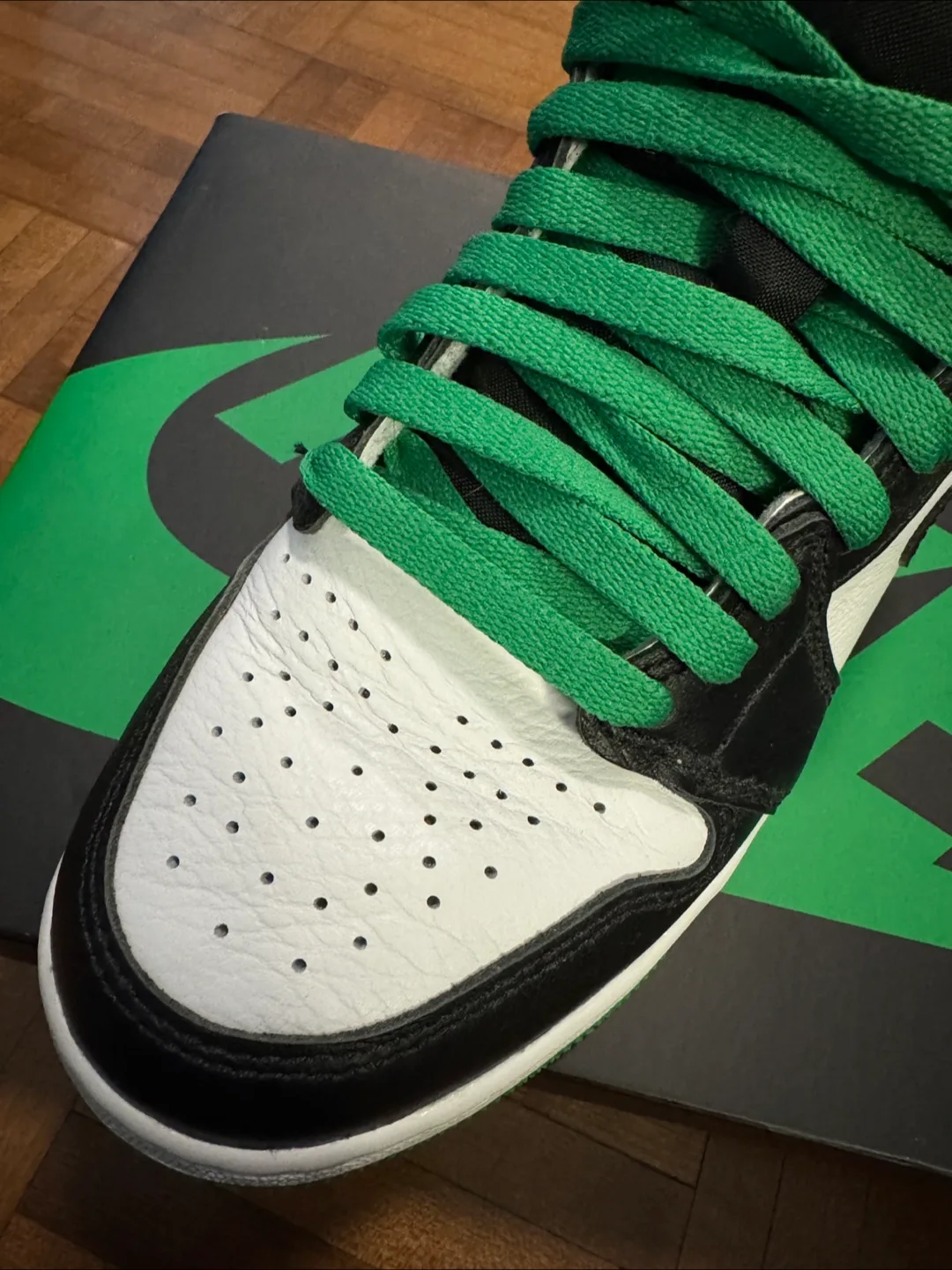 Nike Air Jordan Retro High OG GS- Black/Lucky Green image indicator(3)