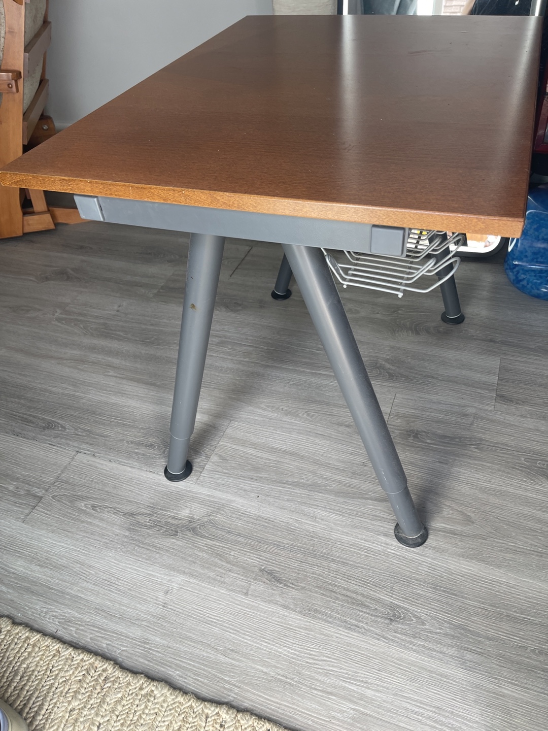 Small Wooden Desk with Metal Legs - photo 3