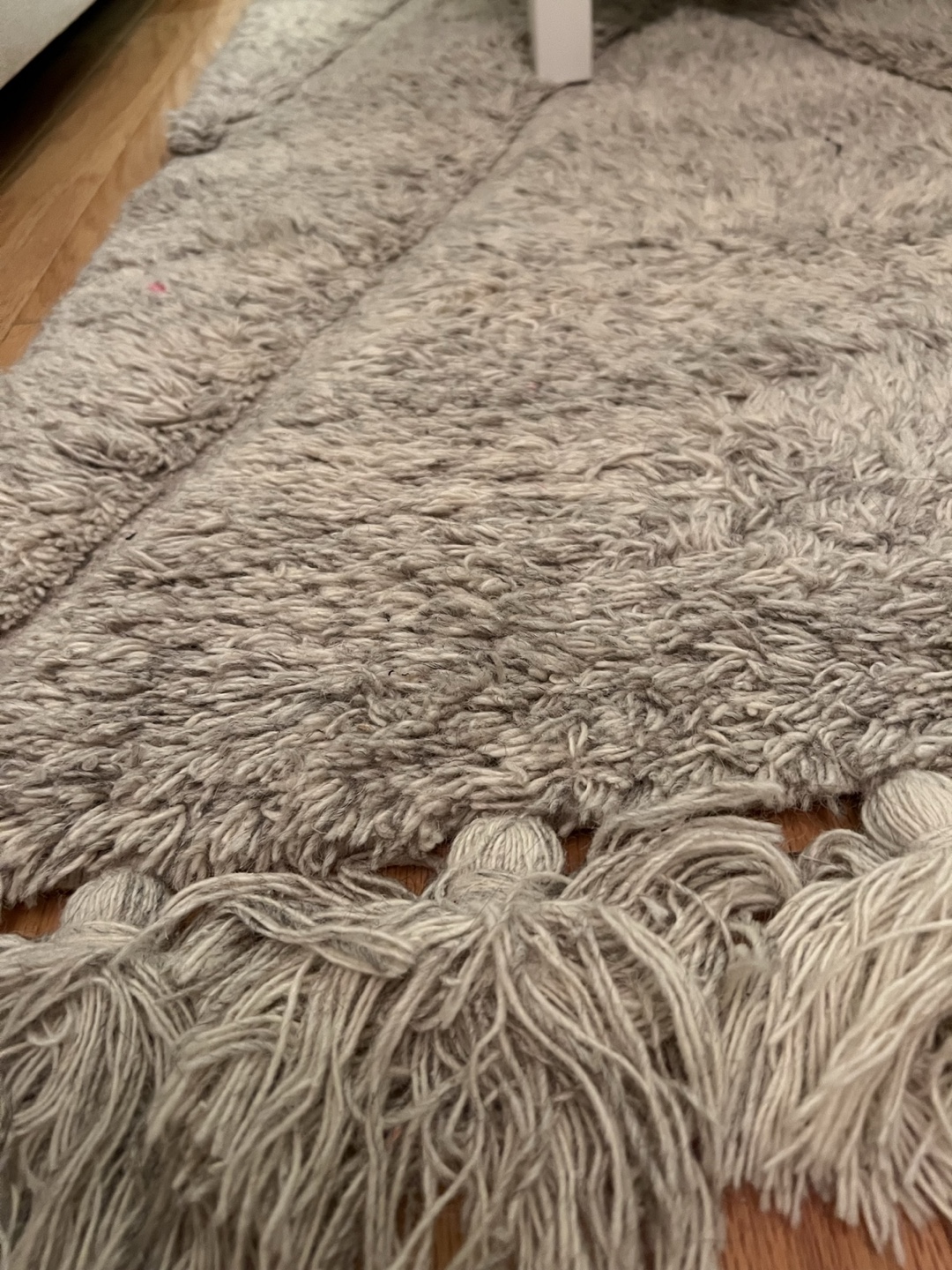 Light Grey Woven Rug with Tassels - 7'7" x 5'3"