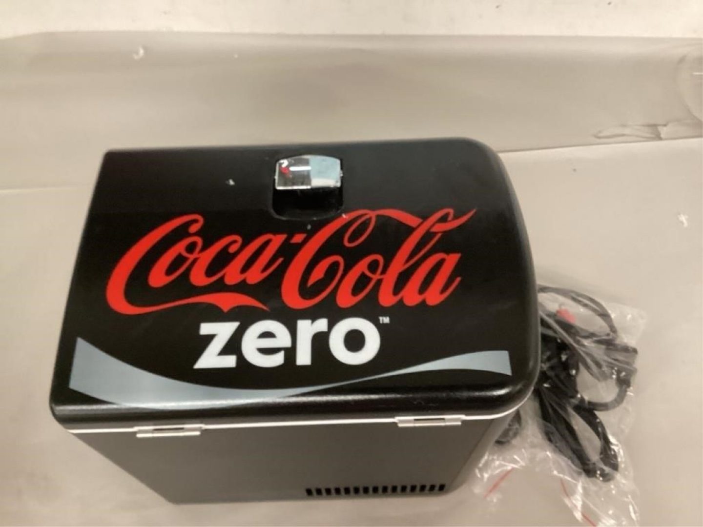 Coca-Cola Zero Mini Fridge - photo 2