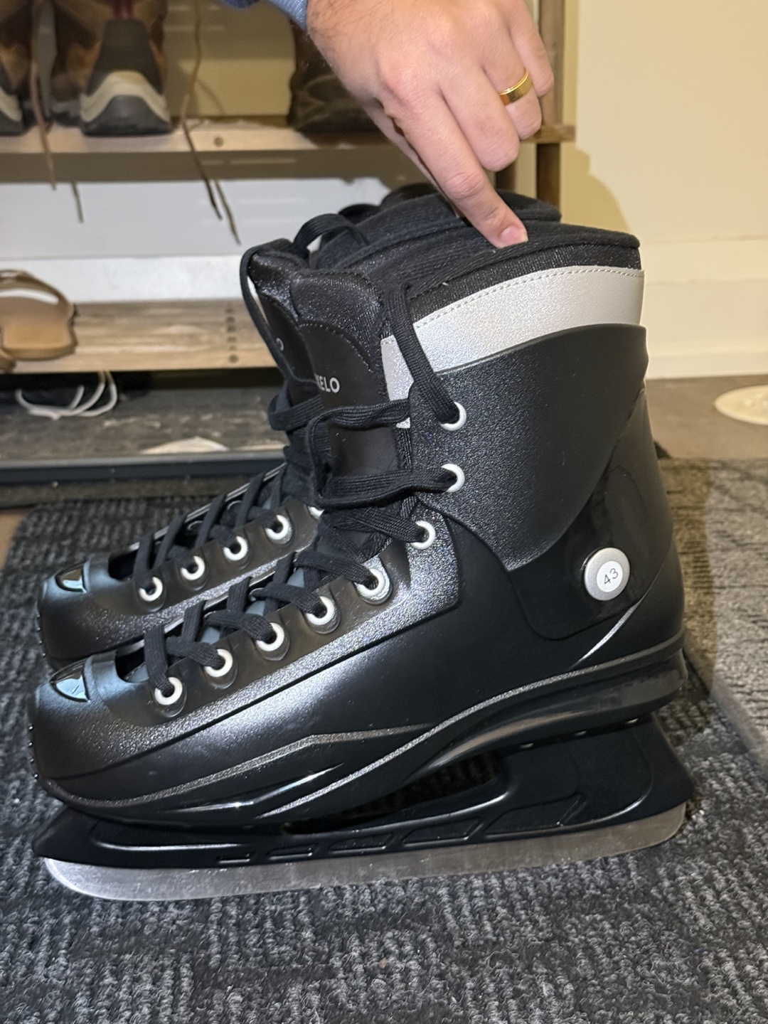 Hockey Skates - Size 43 - photo 3