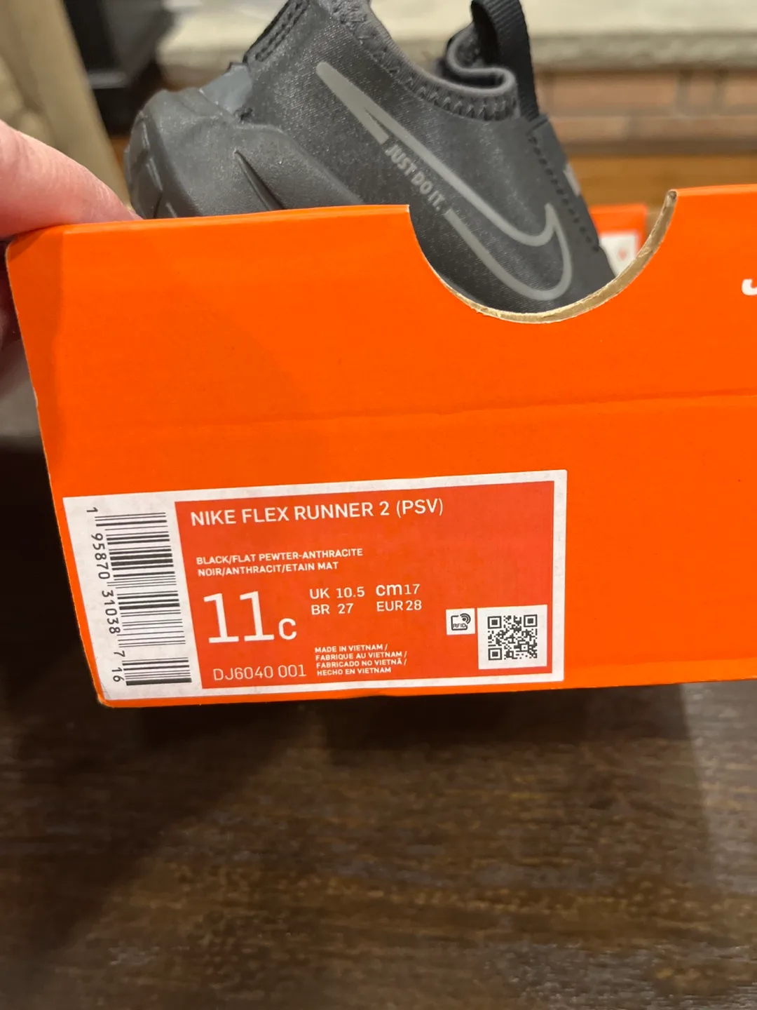 💚 Nike New Flex Runner 2 (PSV) Size 11C Black/Flat Pewter image indicator(2)