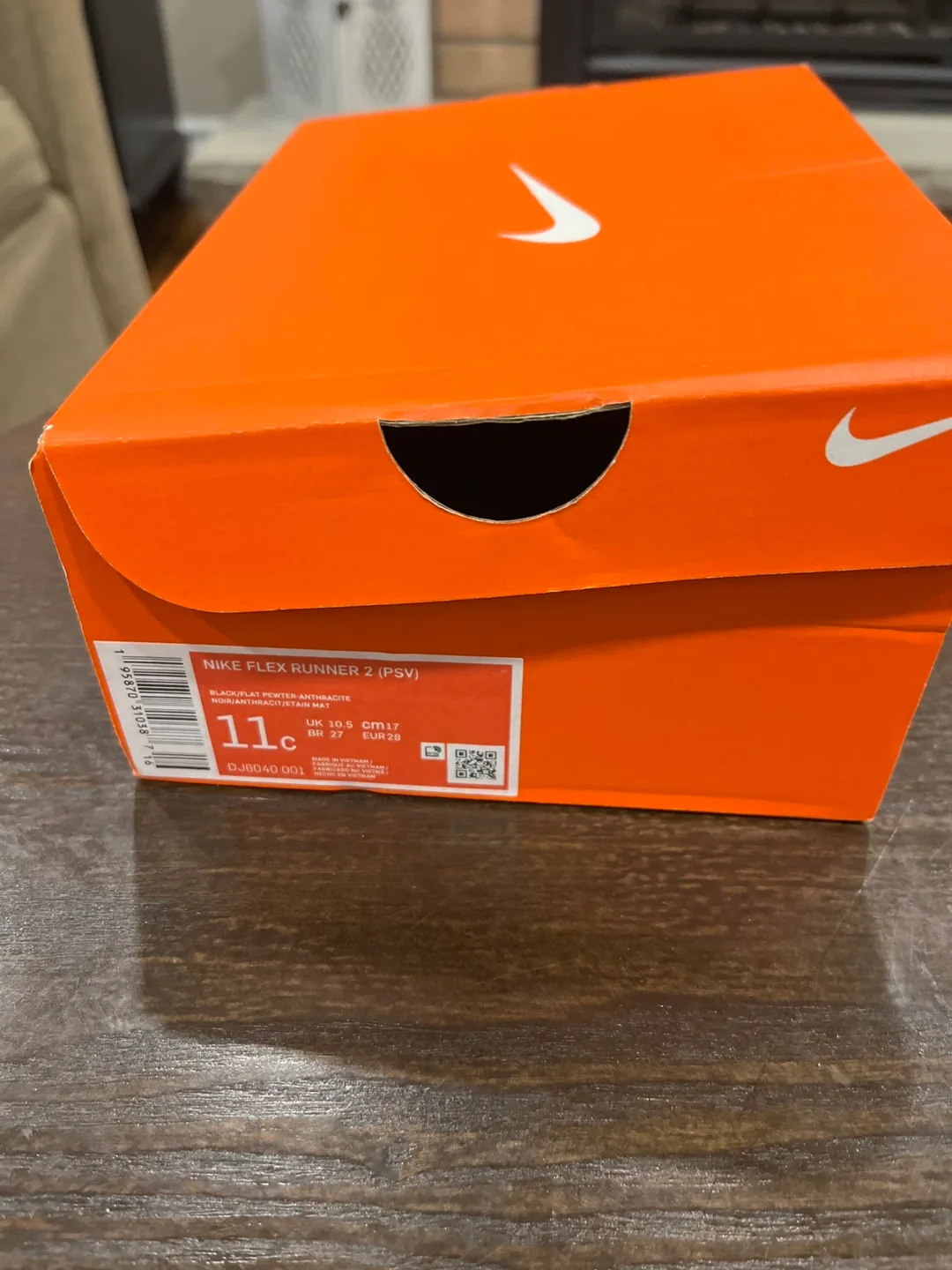 💚 Nike New Flex Runner 2 (PSV) Size 11C Black/Flat Pewter image indicator(5)