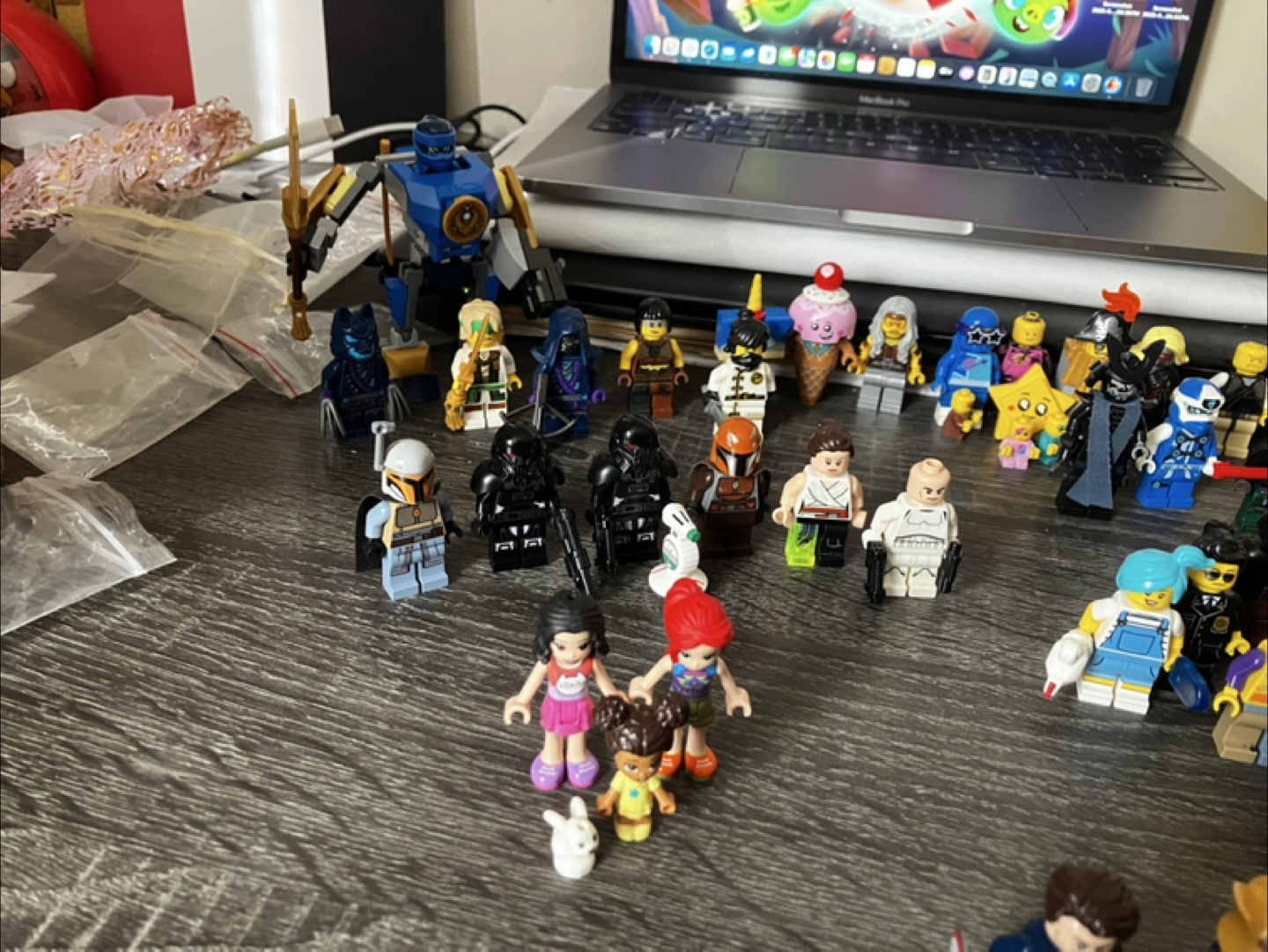 LEGO Minifigure Lot - photo 4