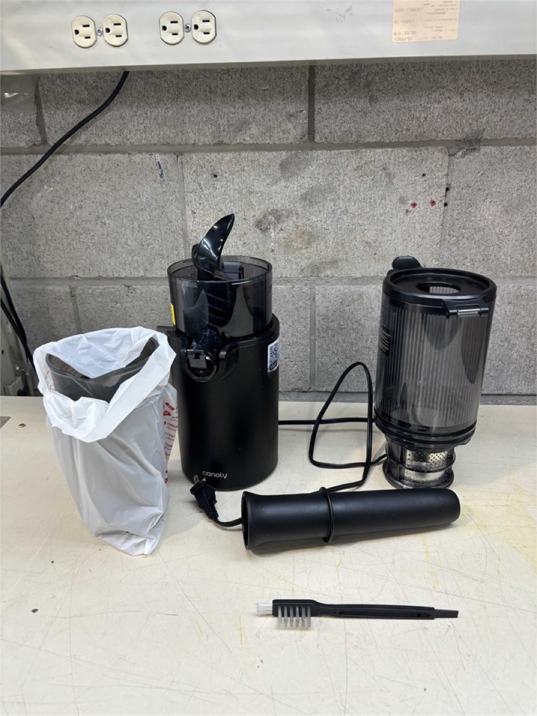 Canoly Masticating Juicer - open Box - photo 3