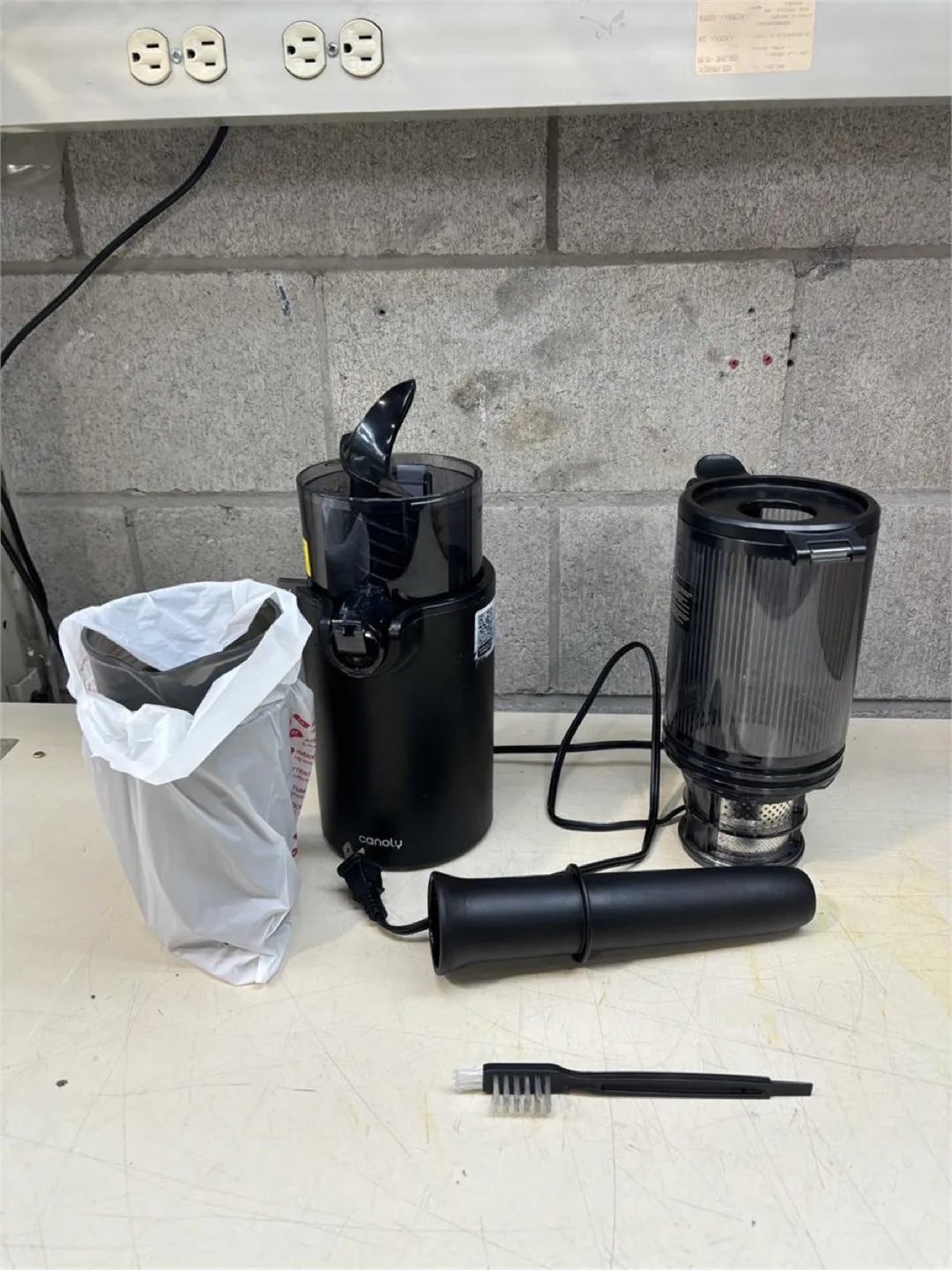 Canoly Masticating Juicer - open Box image indicator(3)