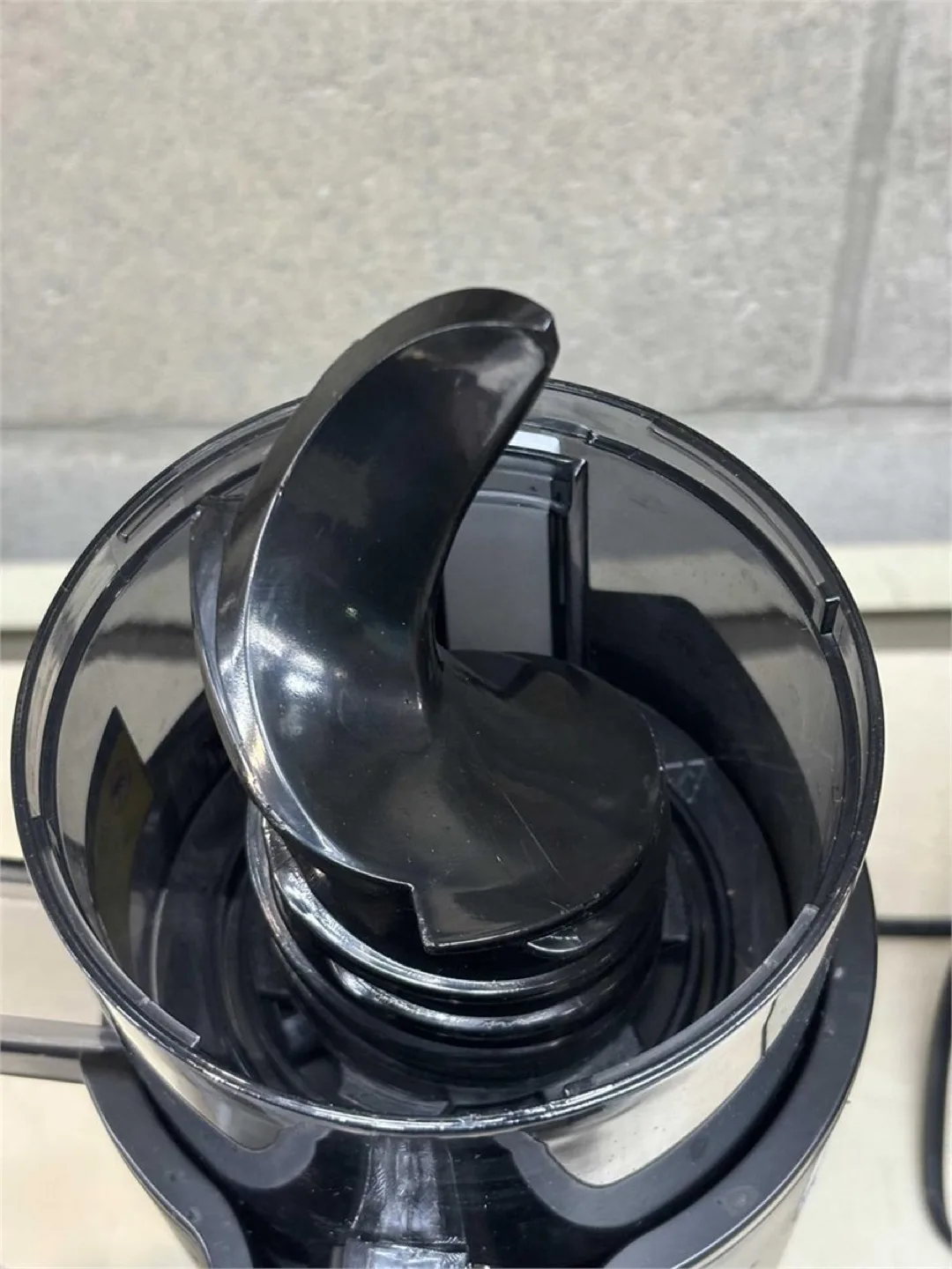 Canoly Masticating Juicer - open Box image indicator(2)