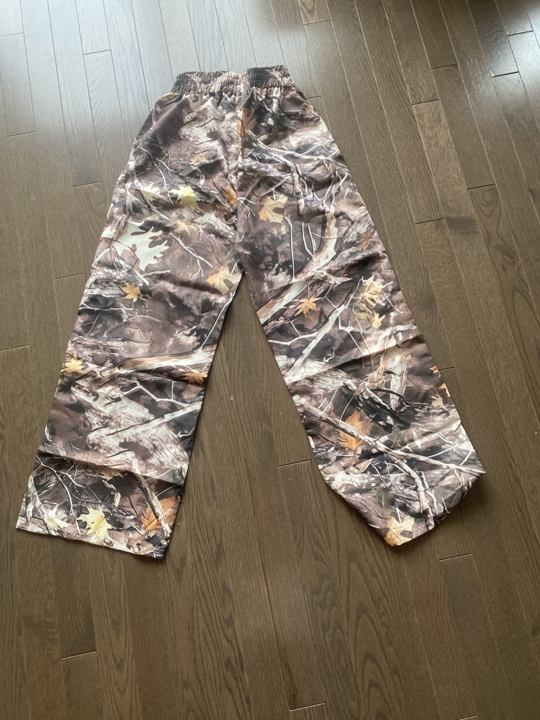 Baggy camo sweats