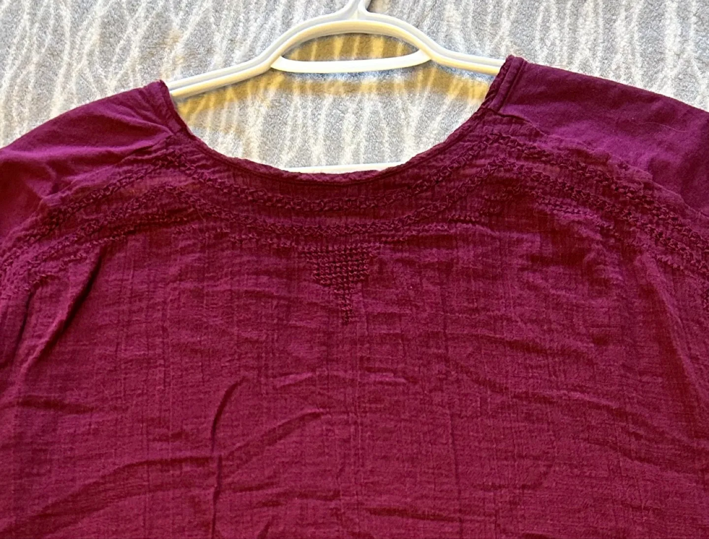 ✨✨Canyon River Blues Women's Maroon Top Size M image indicator(2)