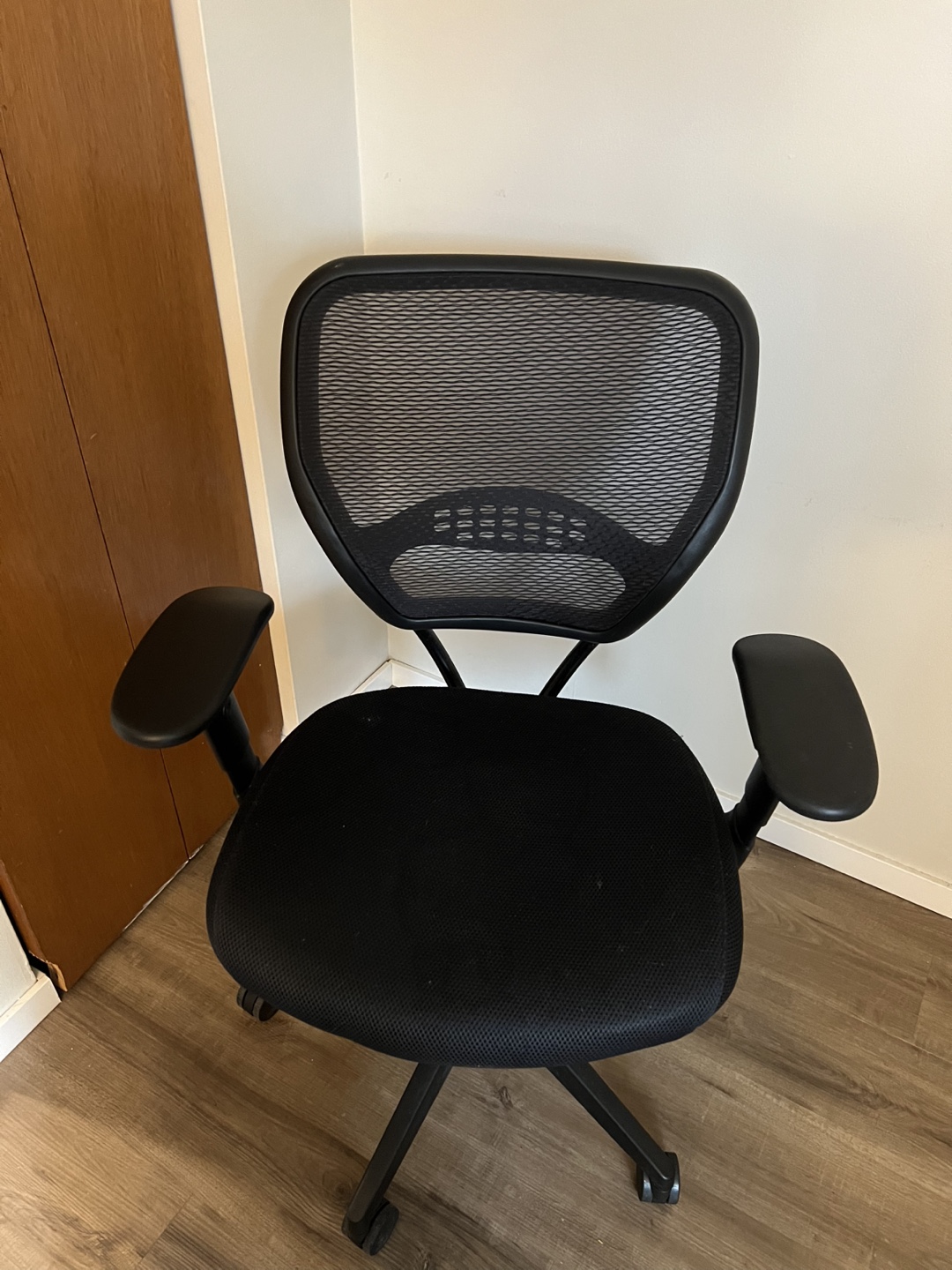 Black Mesh Office Chair - photo 2