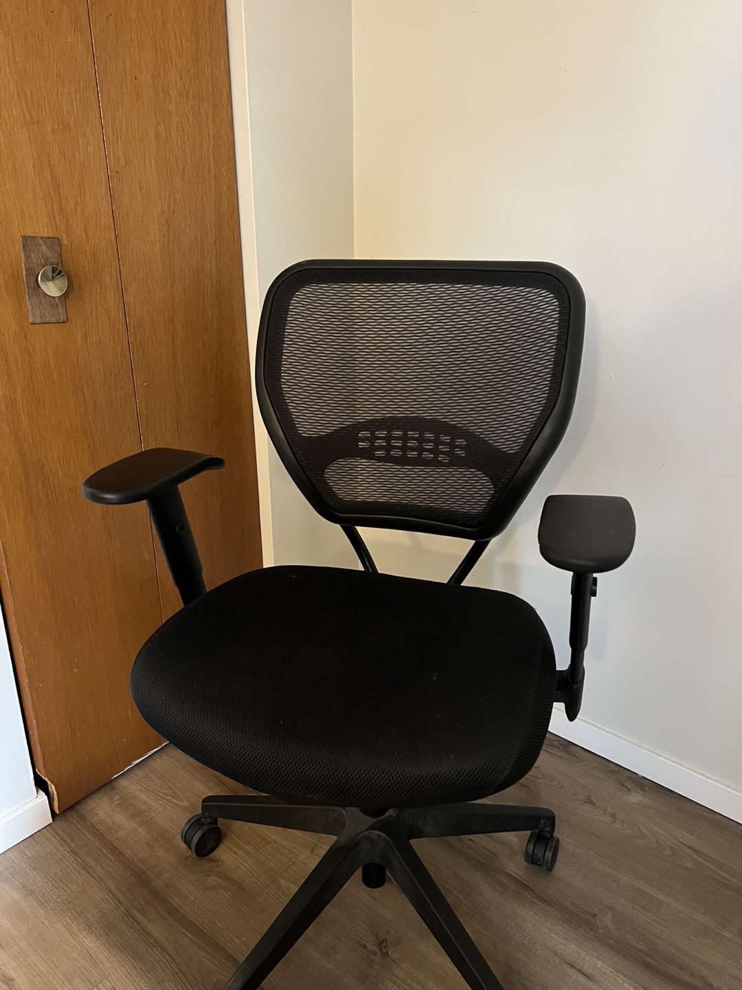 Black Mesh Office Chair - photo 4
