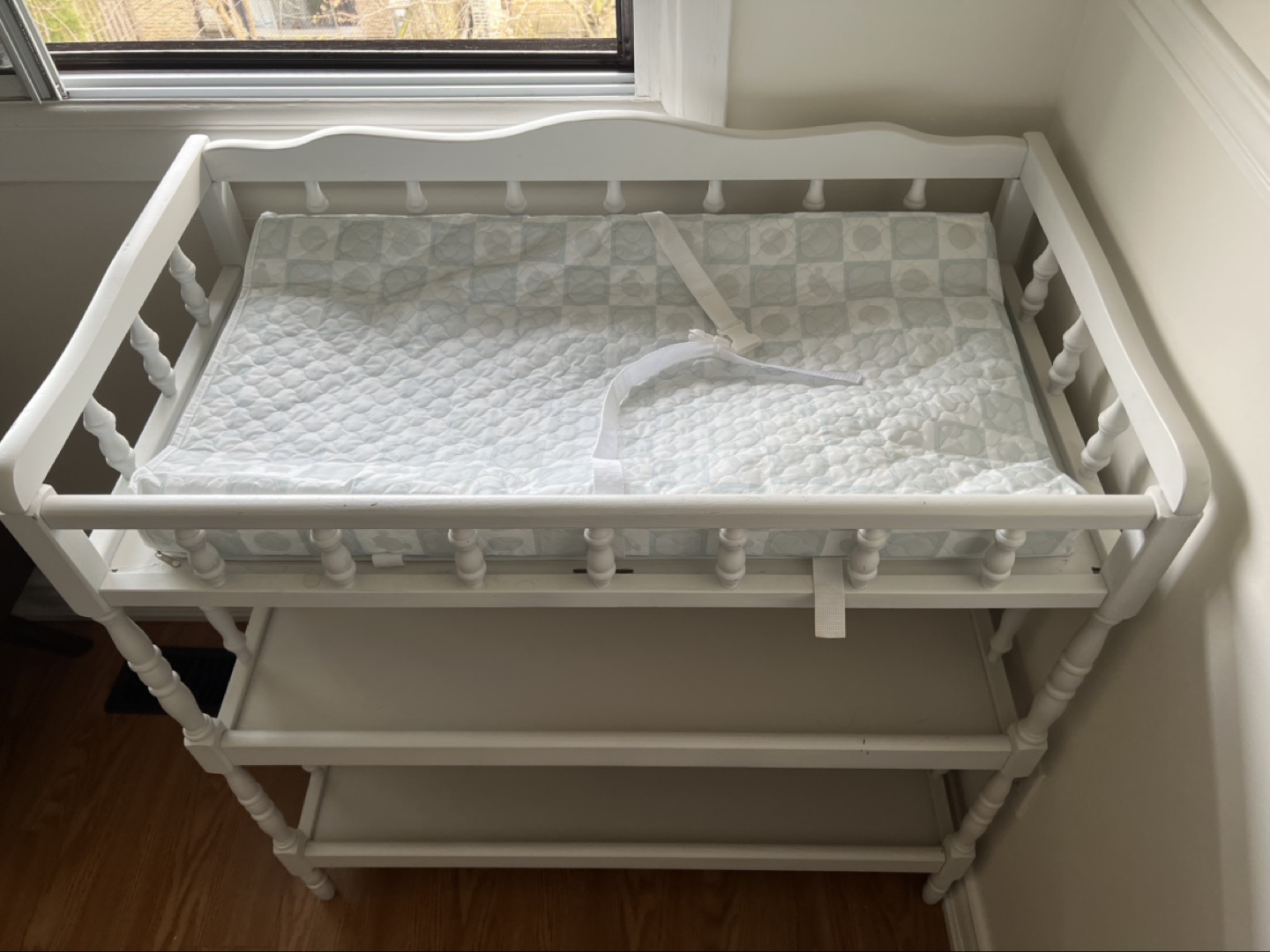 White Changing Table with Three Shelves - photo 3
