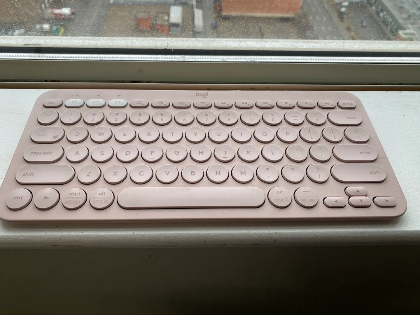 Logitech K380 Wireless Multi-Device Keyboard - Blush Pink thumbnail