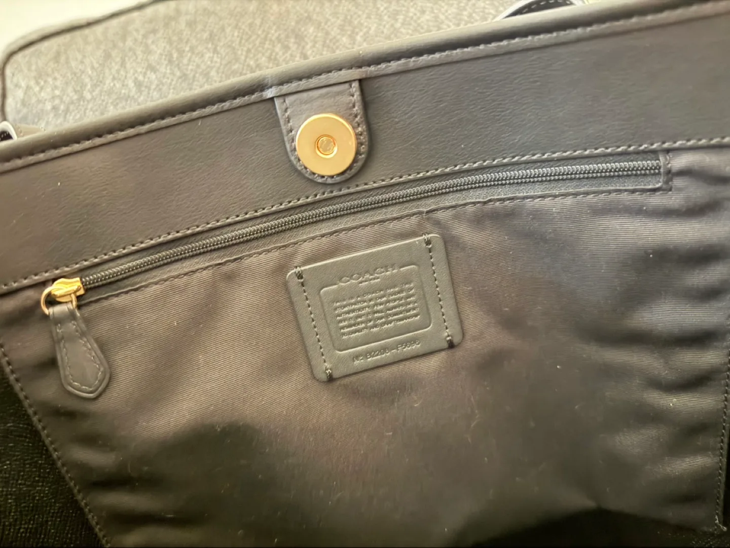 Coach City Tote Bag in Signature Canvas - Gold/Walnut/Black image indicator(5)