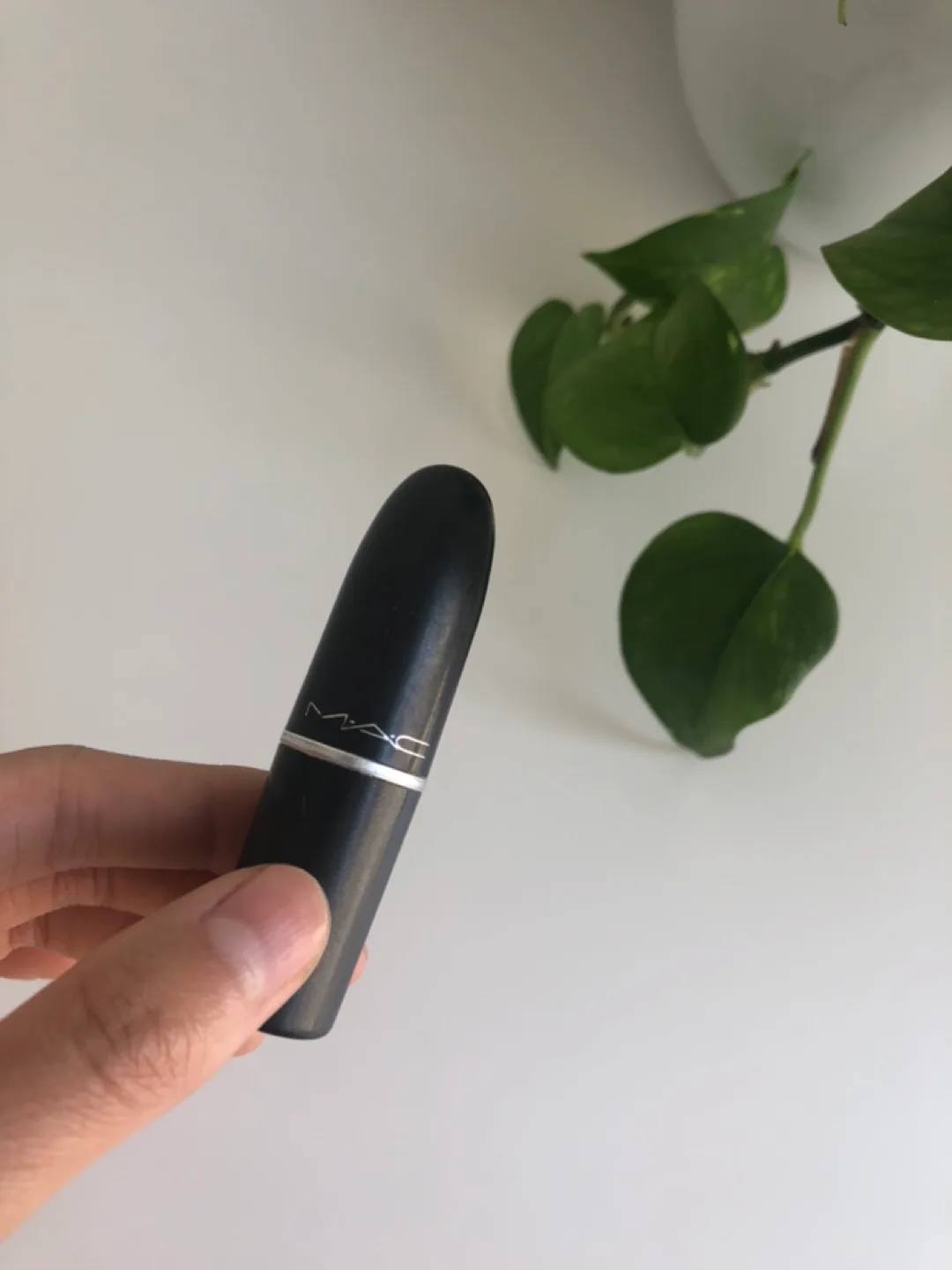 MAC Matte Lipstick - Fussian Red image indicator(2)