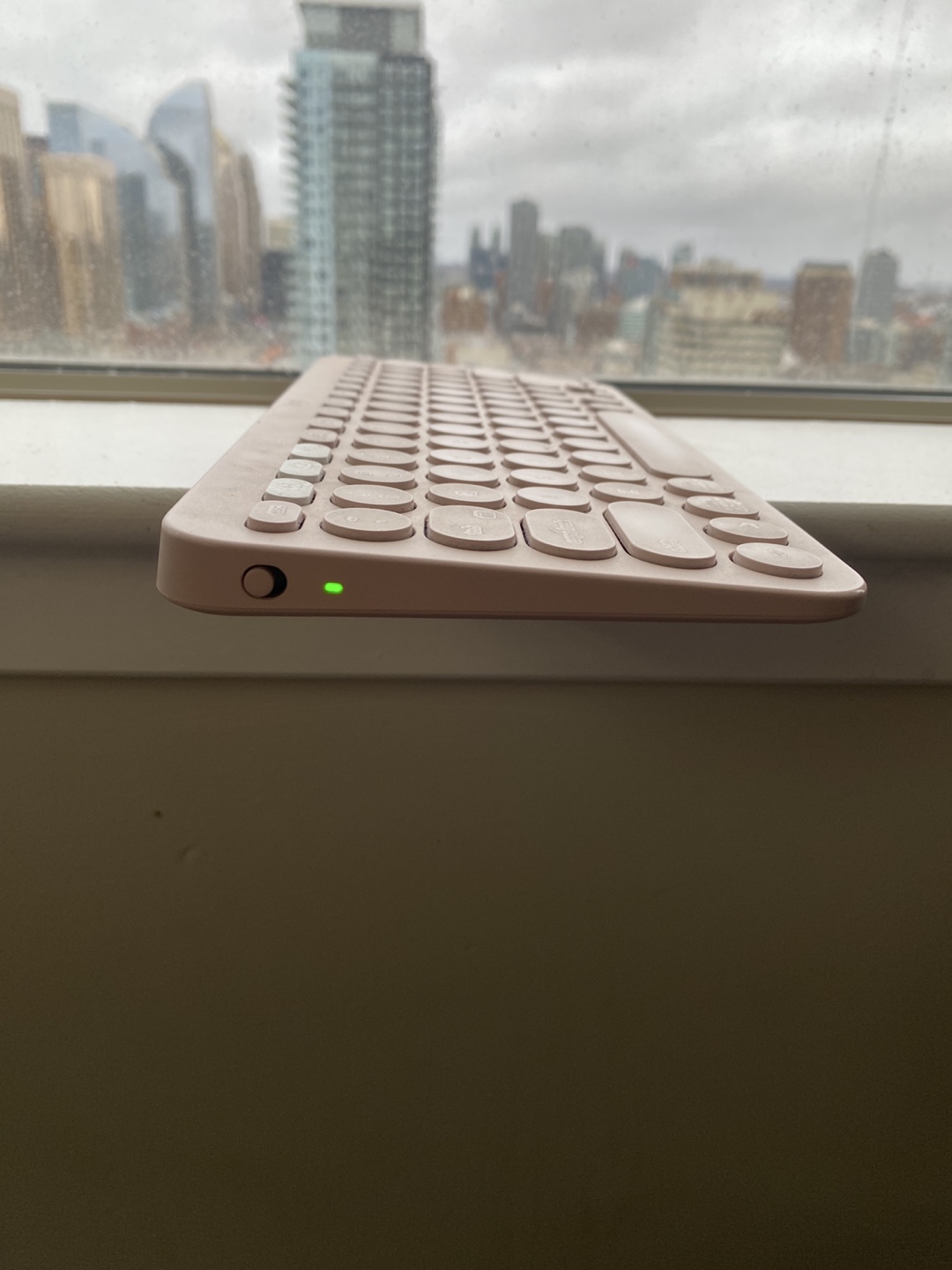 Logitech K380 Wireless Multi-Device Keyboard - Blush Pink - photo 3