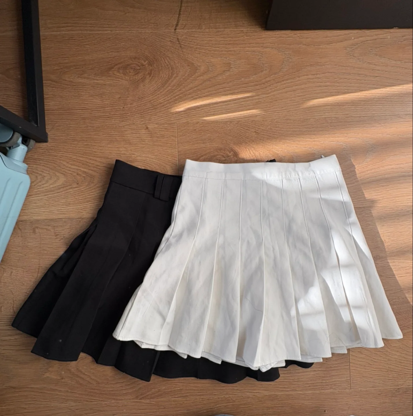 7 Mini Skirts Bundle 💚 image indicator(2)