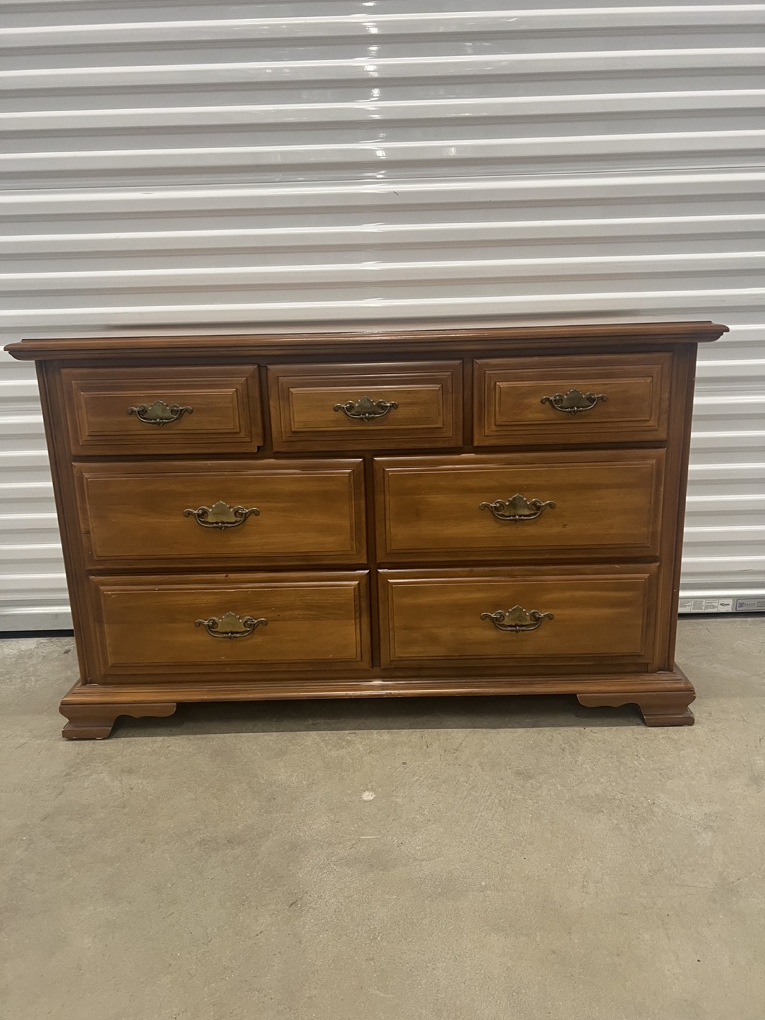 Wood Dresser with 7 Drawers