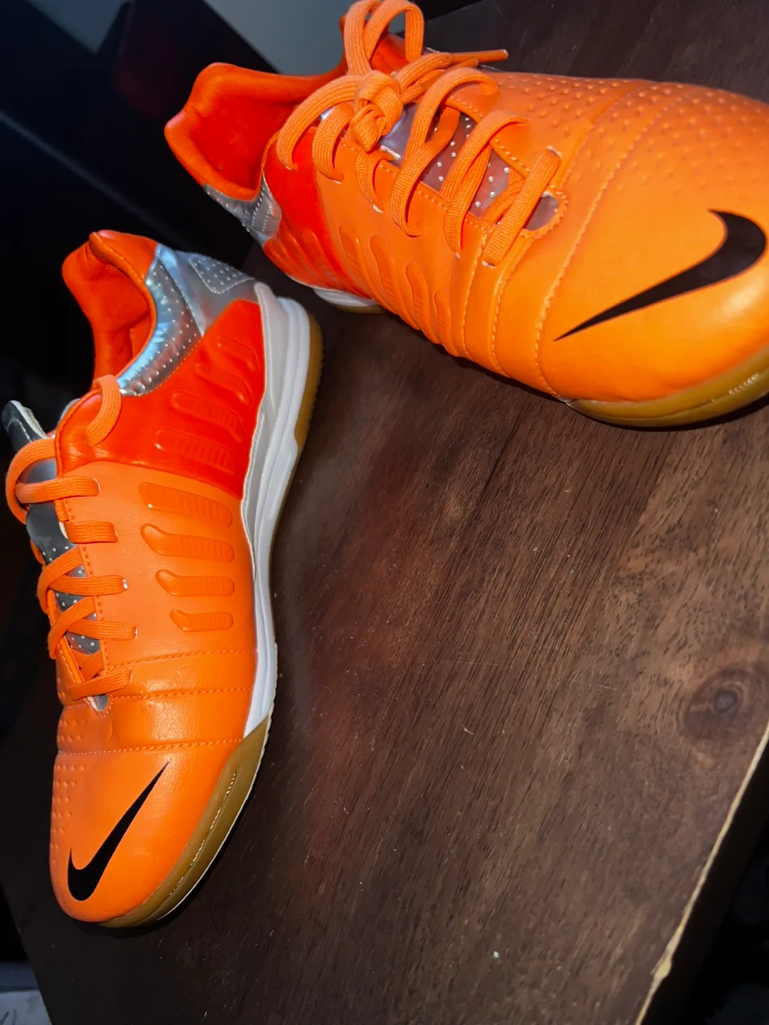 Nike Tiempo Genio Leather Indoor Soccer Shoes - Size 7.5US image indicator(2)