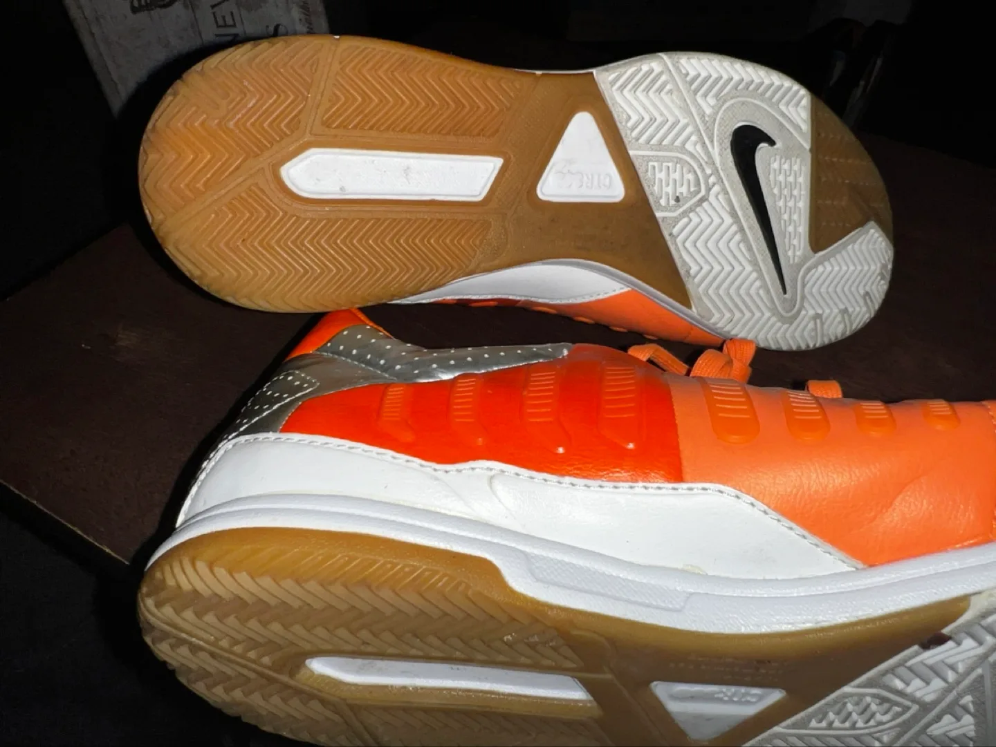 Nike Tiempo Genio Leather Indoor Soccer Shoes - Size 7.5US image indicator(4)